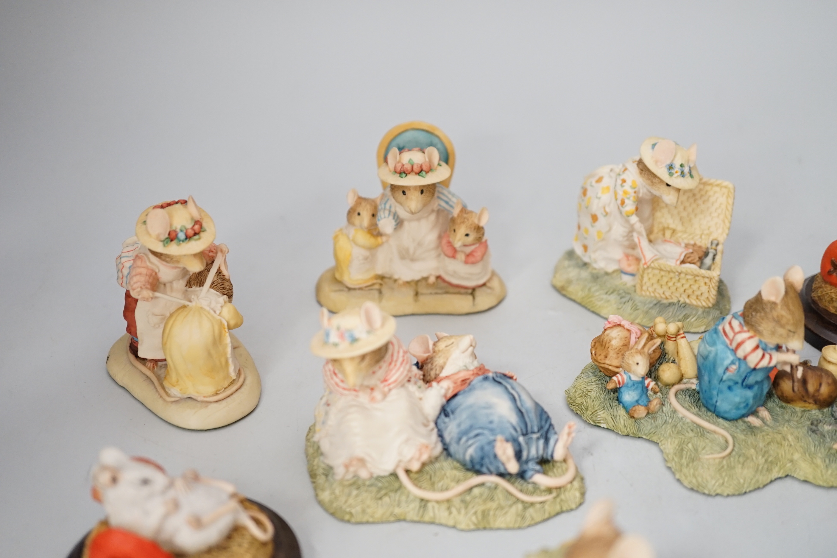 A collection of Border Fine Arts “Brambly Hedge” figurines, - Image 3 of 7