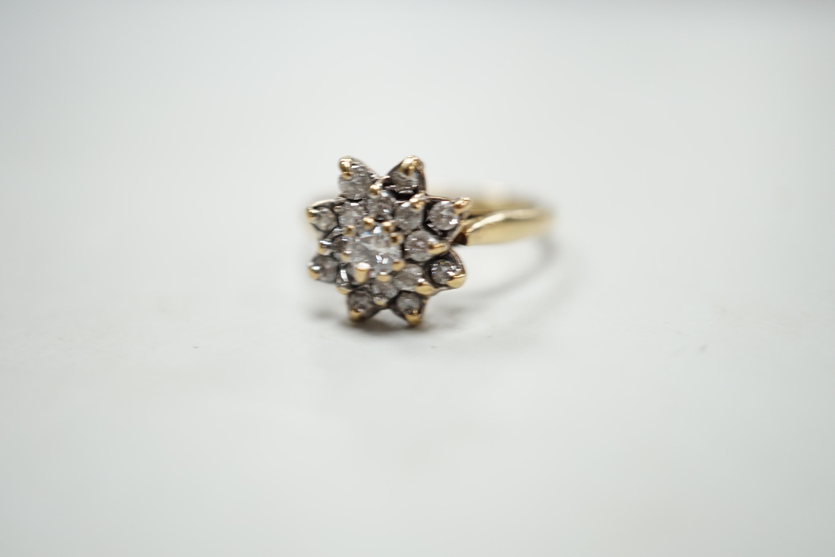 A modern 9ct gold and diamond cluster ring, size K/L, gross weight 3.1 grams. - Image 2 of 5