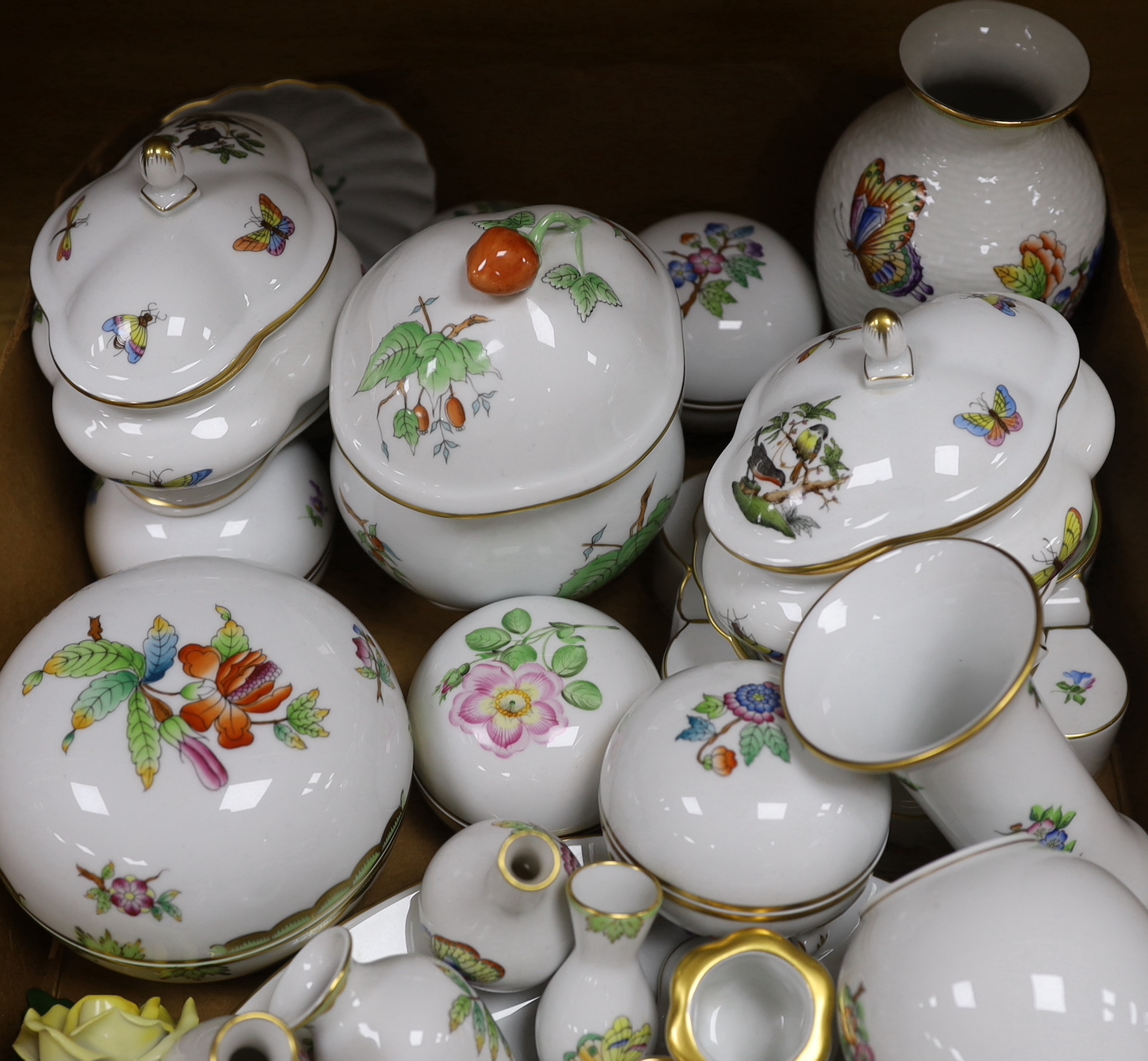 A quantity of Herend porcelain ornaments and tableware, approx. 40 items - Image 3 of 4