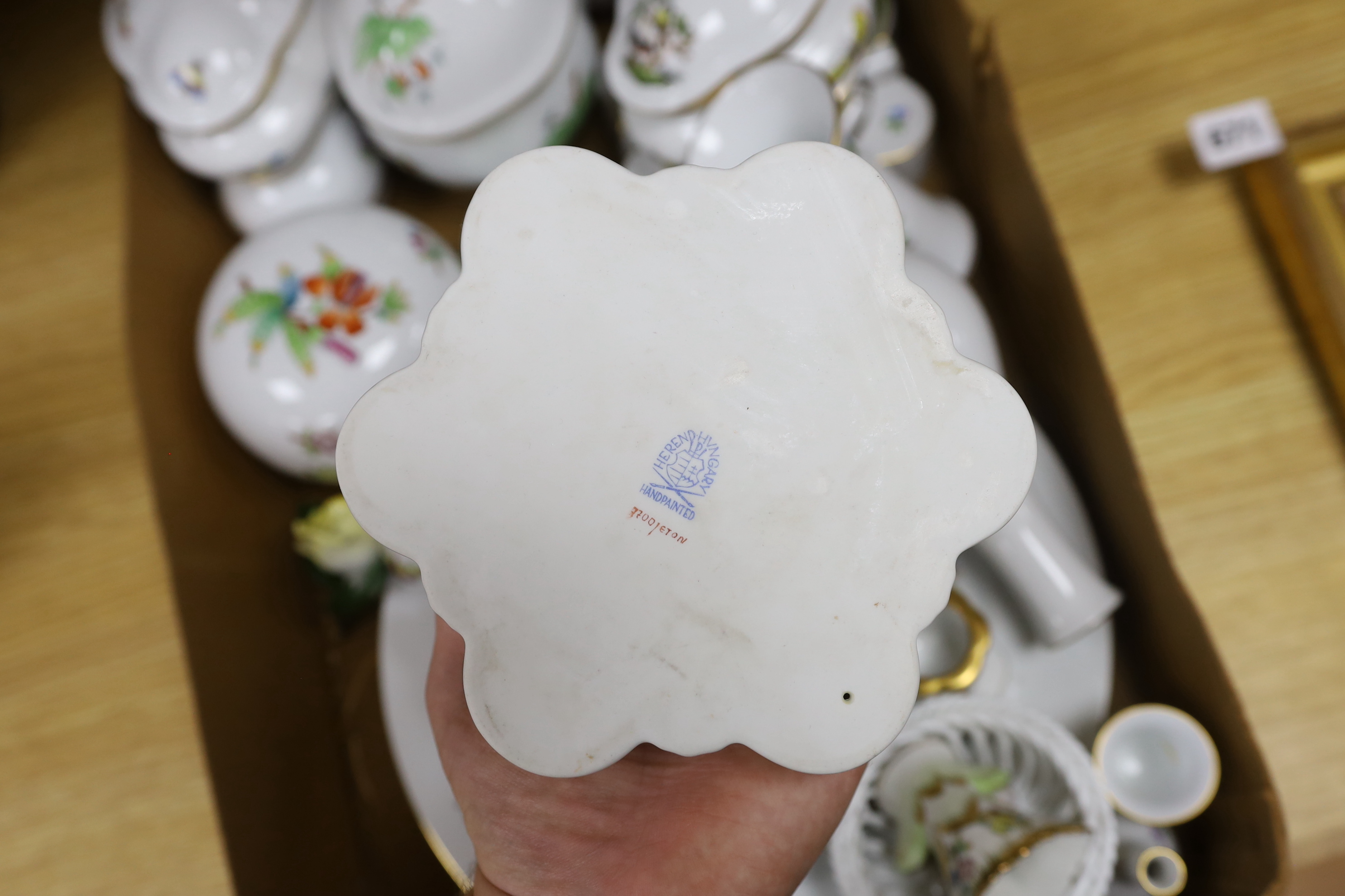 A quantity of Herend porcelain ornaments and tableware, approx. 40 items - Image 4 of 4