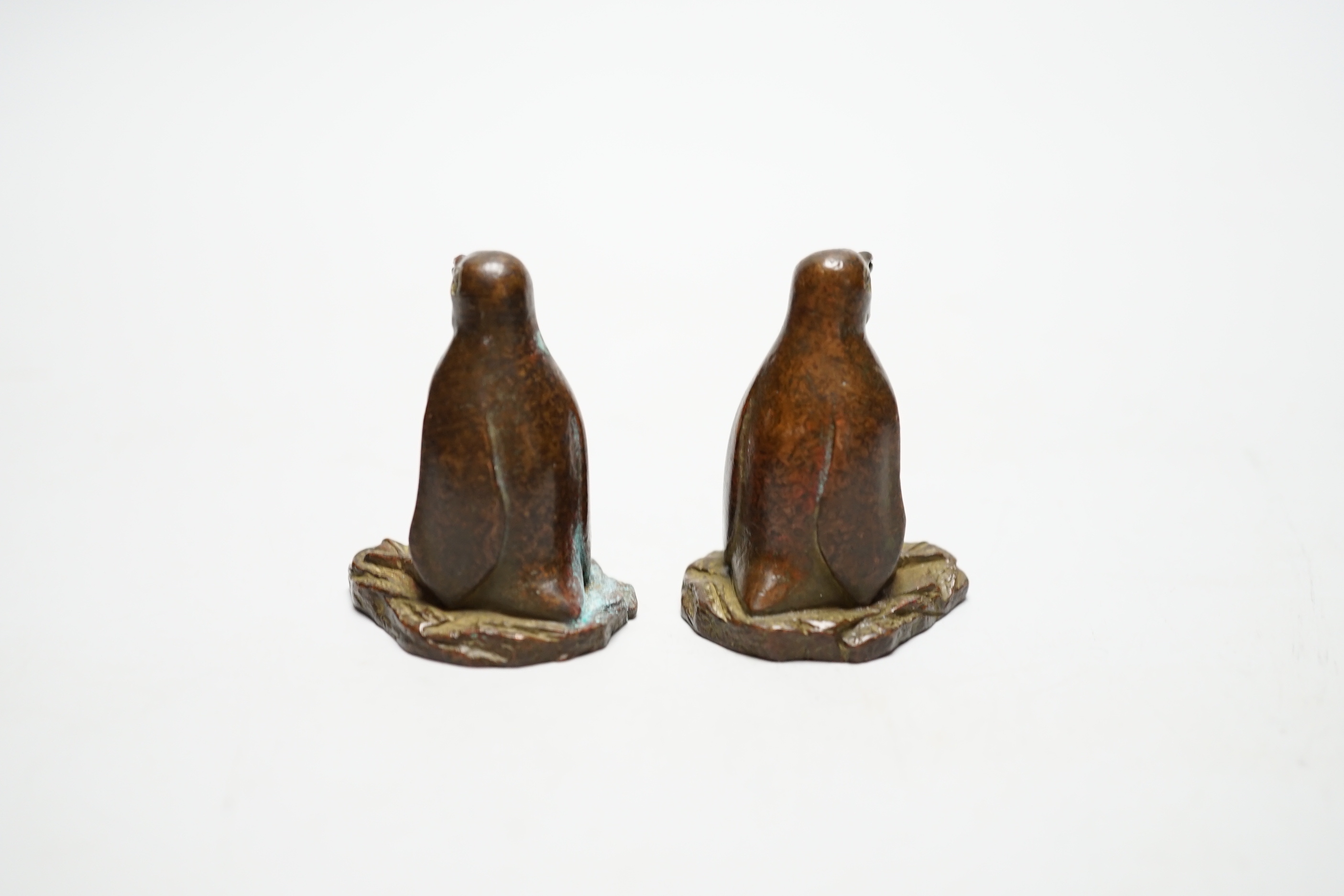 A pair of Chinese bronze models of penguins, 5cm - Image 3 of 4