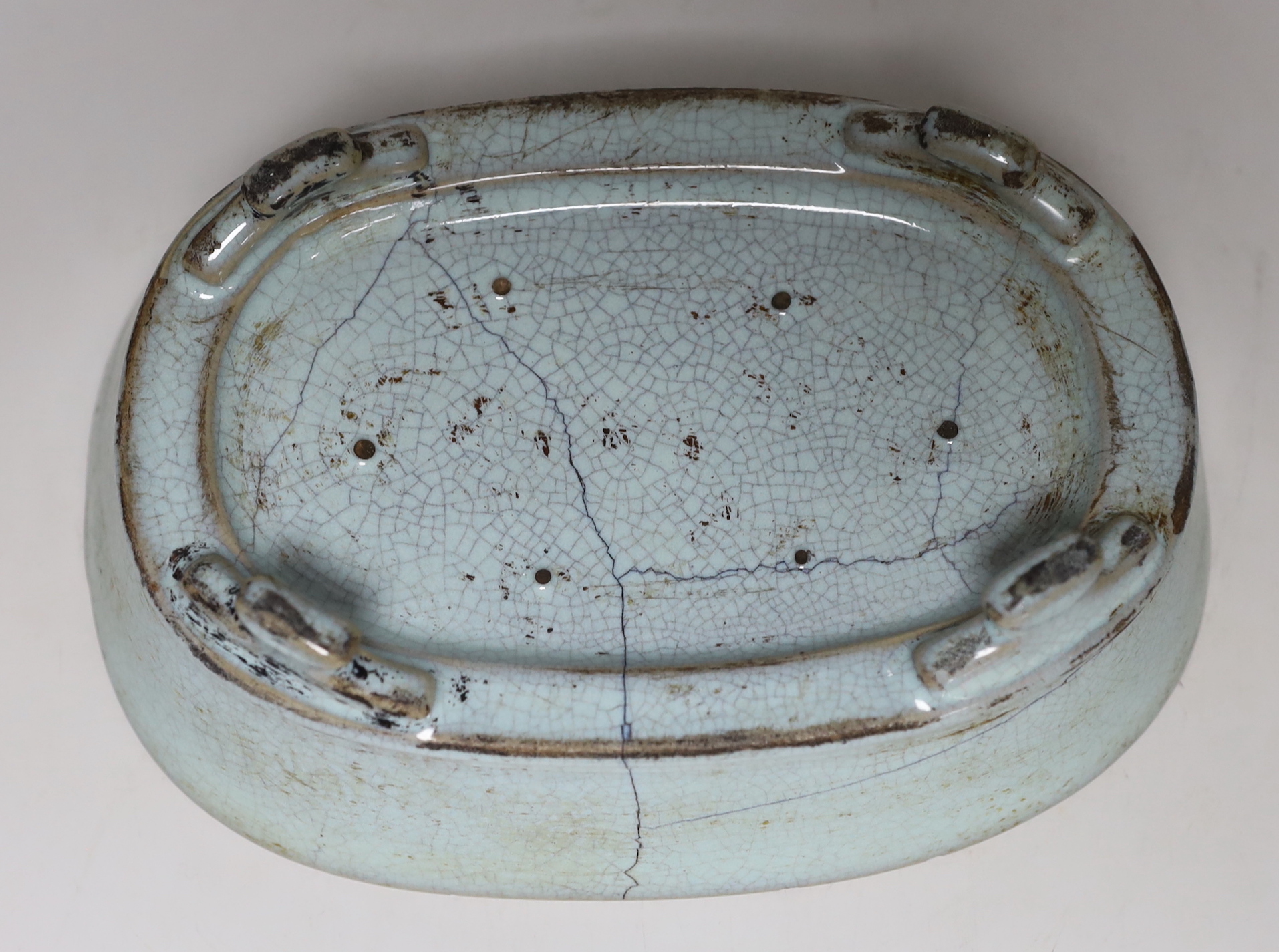A Chinese celadon crackle glazed oval dish, 23cm wide - Image 4 of 4