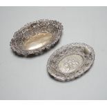 Two small oval pieced silver bonbon dishes, Birmingham, 1898, 13cm and smaller German 800 standard.