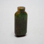 A Chinese agate snuff bottle, 7cm