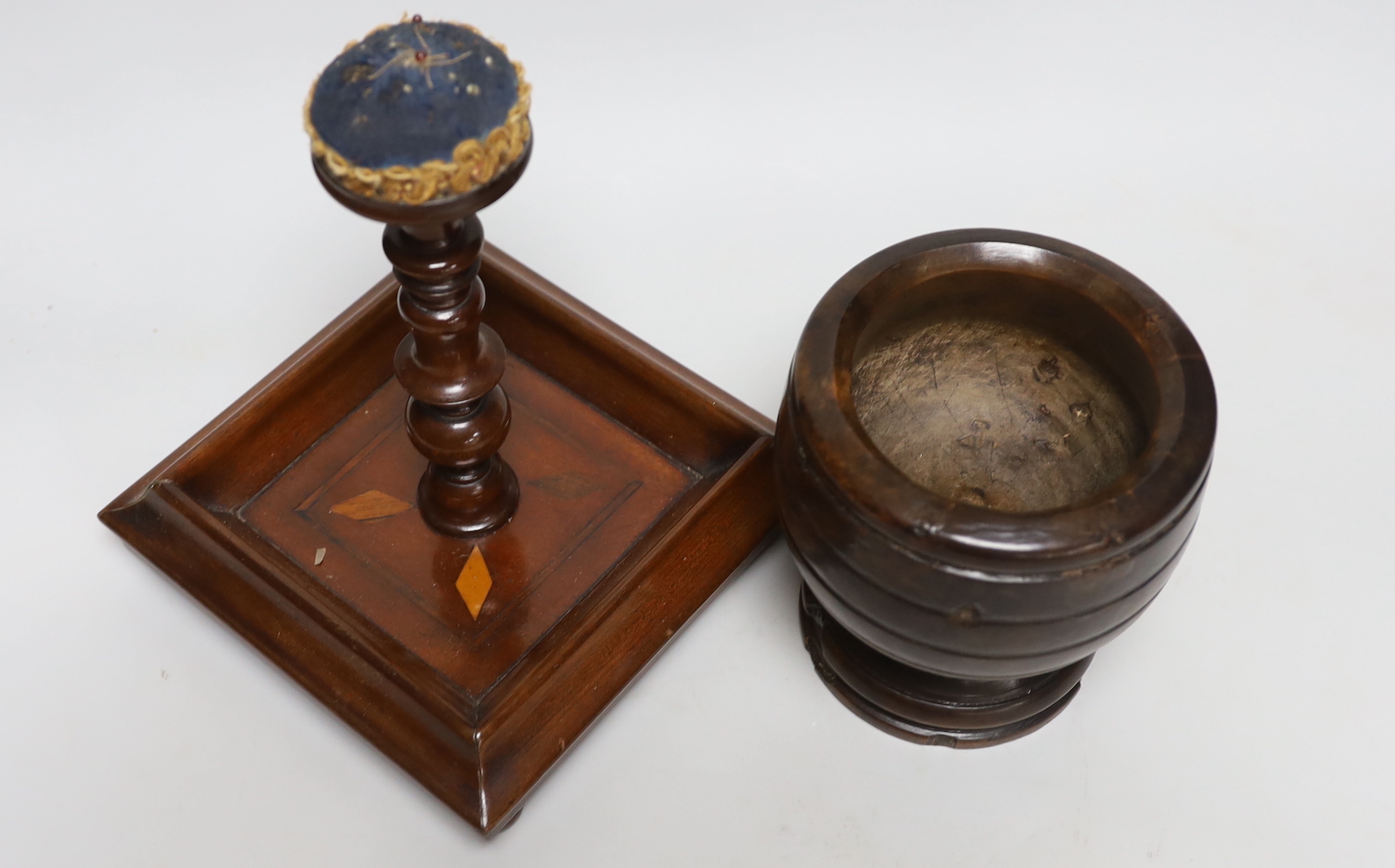 A pincushion stand with tray base, a mahogany vase stand and a hardwood mortar, tallest 22cm high - Image 4 of 4