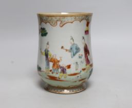 An 18th century Chinese export famille rose mug, 15.5cm high