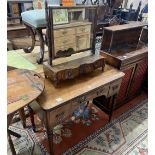 A Regency mahogany kneehole dressing table, width 94cm, depth 50cm, height 72cm together with an