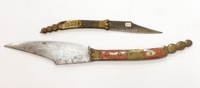 A good Spanish folding knife Navaja, horn and brass handle, the blade of conventional form, 19.