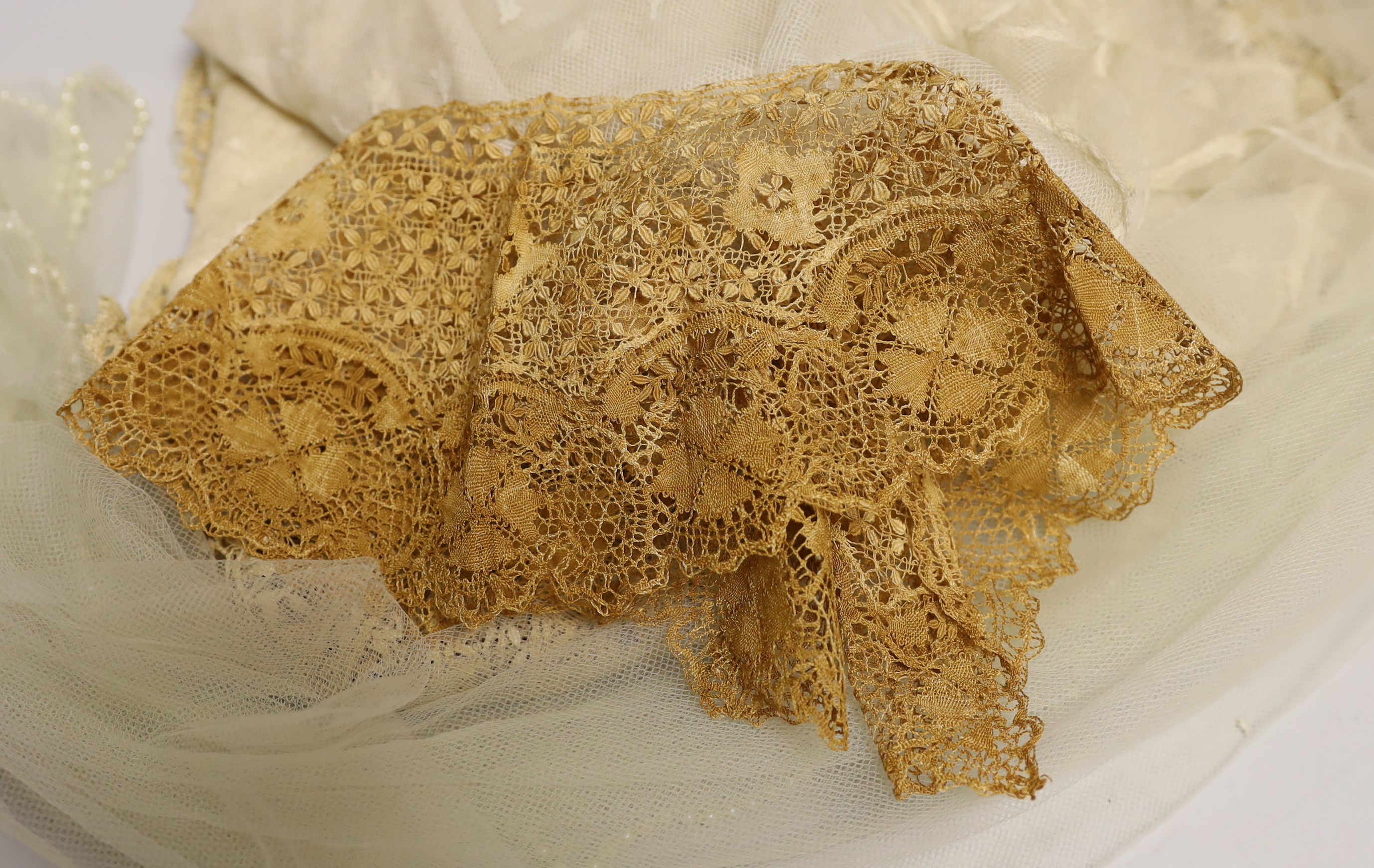 A silk Maltese lace trim, mixed lace and a pearl edged veil - Image 3 of 5