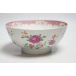 A Chinese famille rose bowl, Qianlong period, 23cm wide