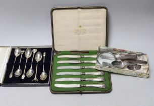 Sundry small silver including a cased set of six modern silver teaspoons with differing terminals,