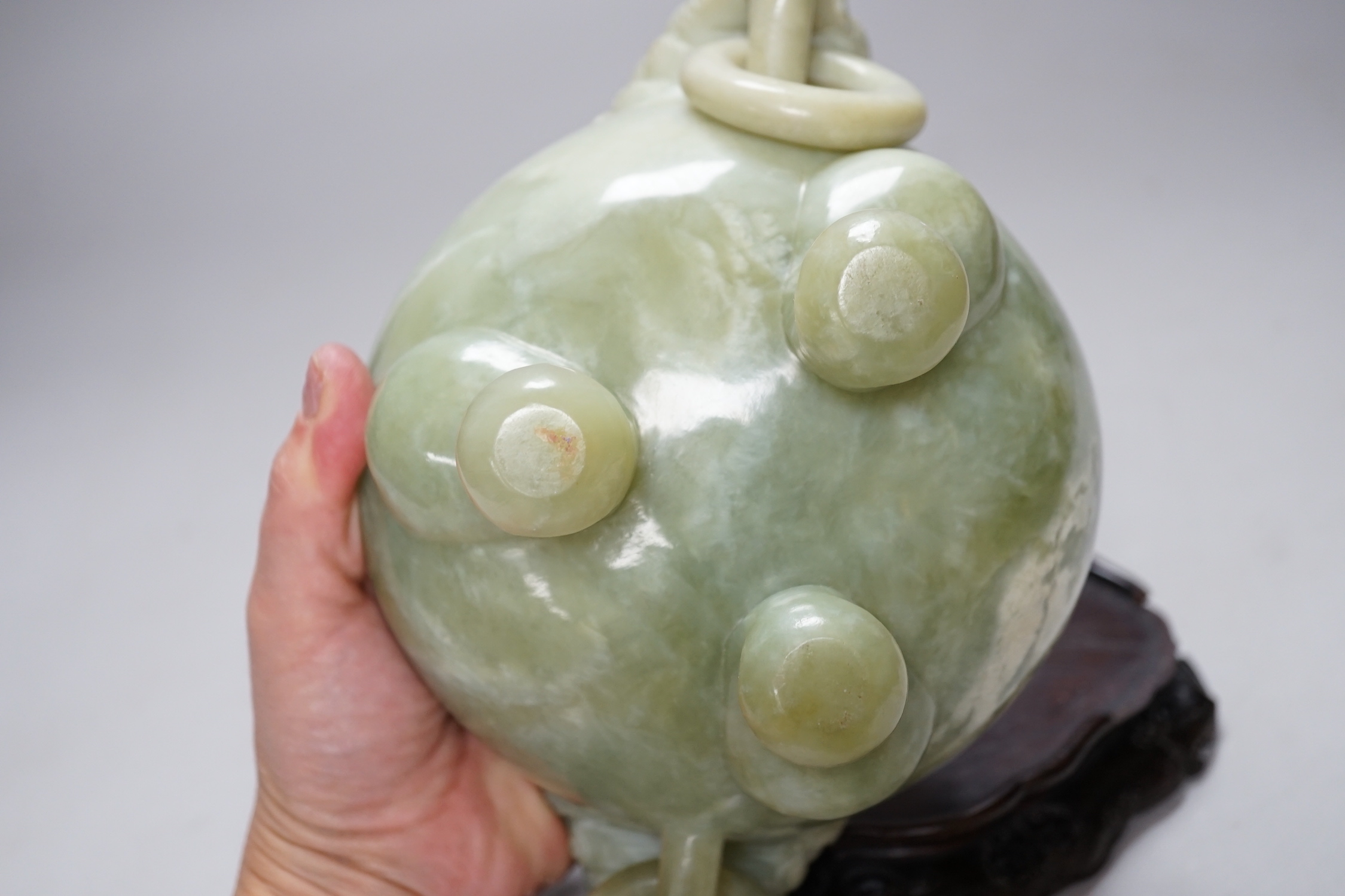 A large Chinese bowenite jade censer and cover on carved hardwood stand, 21cm wide - Image 6 of 6