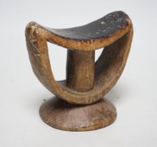 A carved wood Ashanti headrest, 15cm