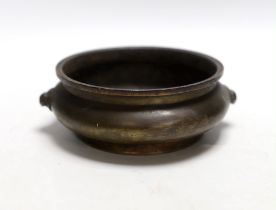 A 19th century Chinese bronze censer, 18cm