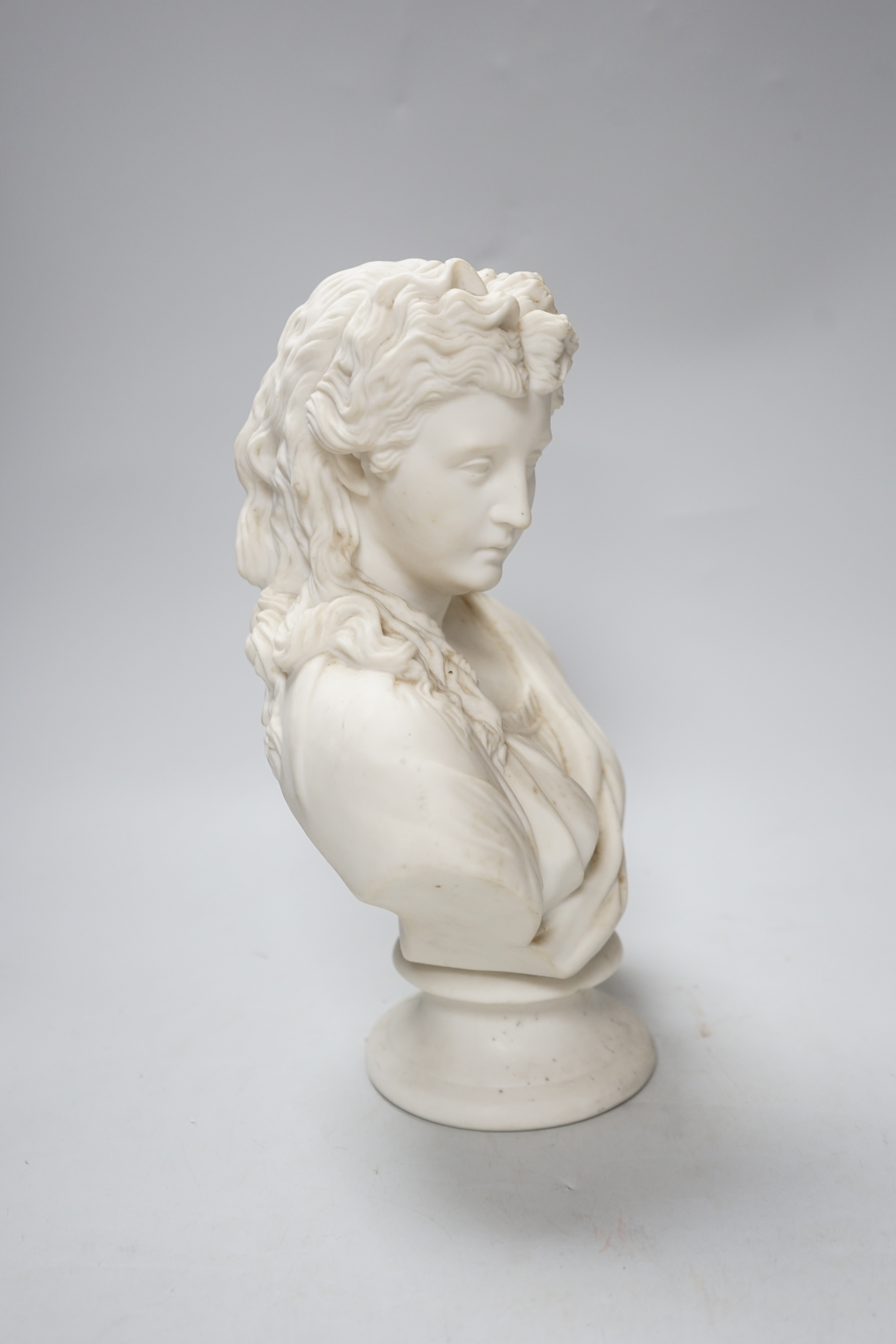 A Victorian parian bust of a lady, 28cm - Image 2 of 3