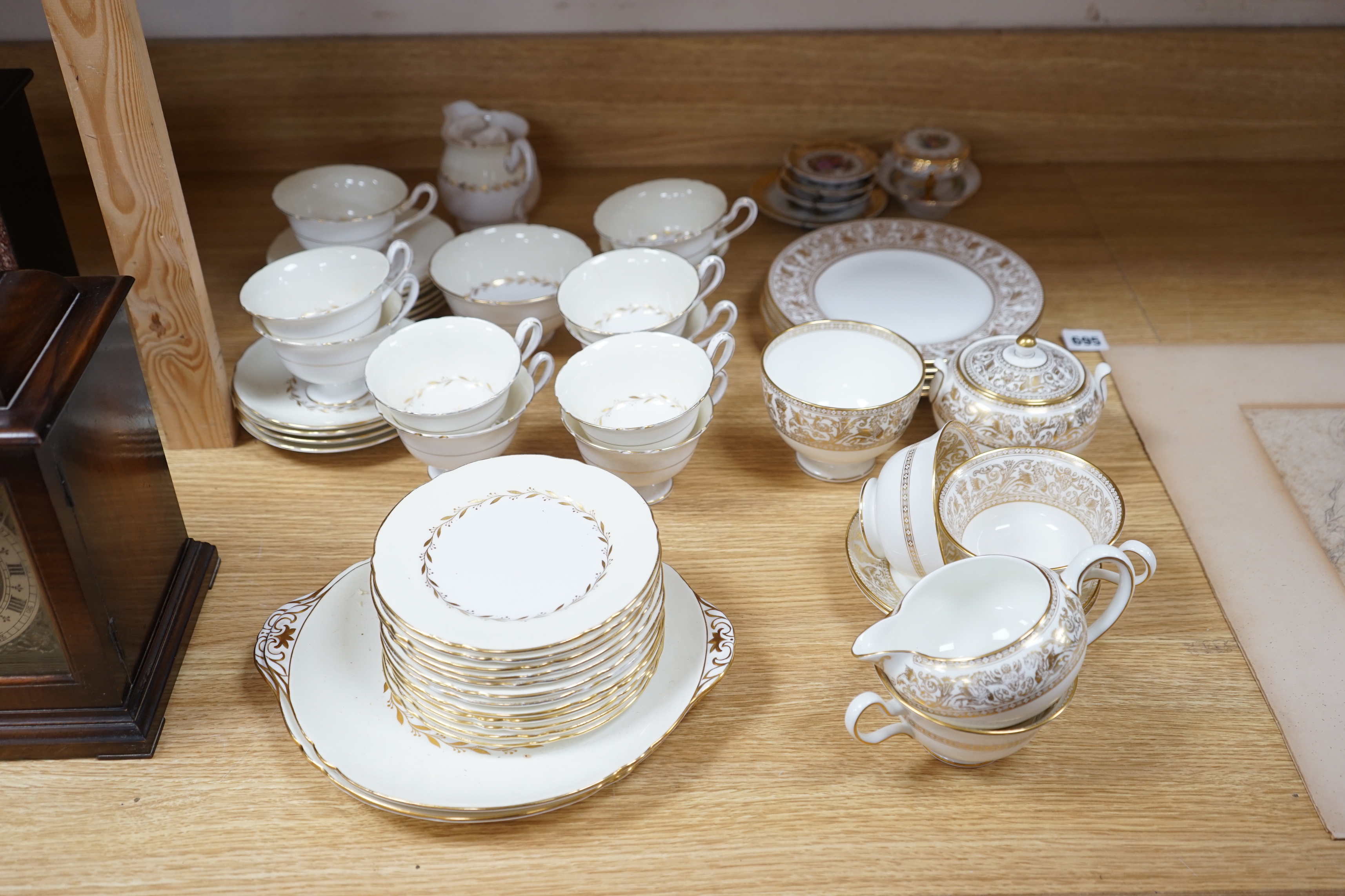 A Wedgwood Gold Florentine part teaset and Shelley Bridal Wreath - Image 2 of 3