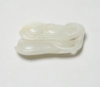 Chinese white jade carving of gourds, 19th/20th century, 5cm wide
