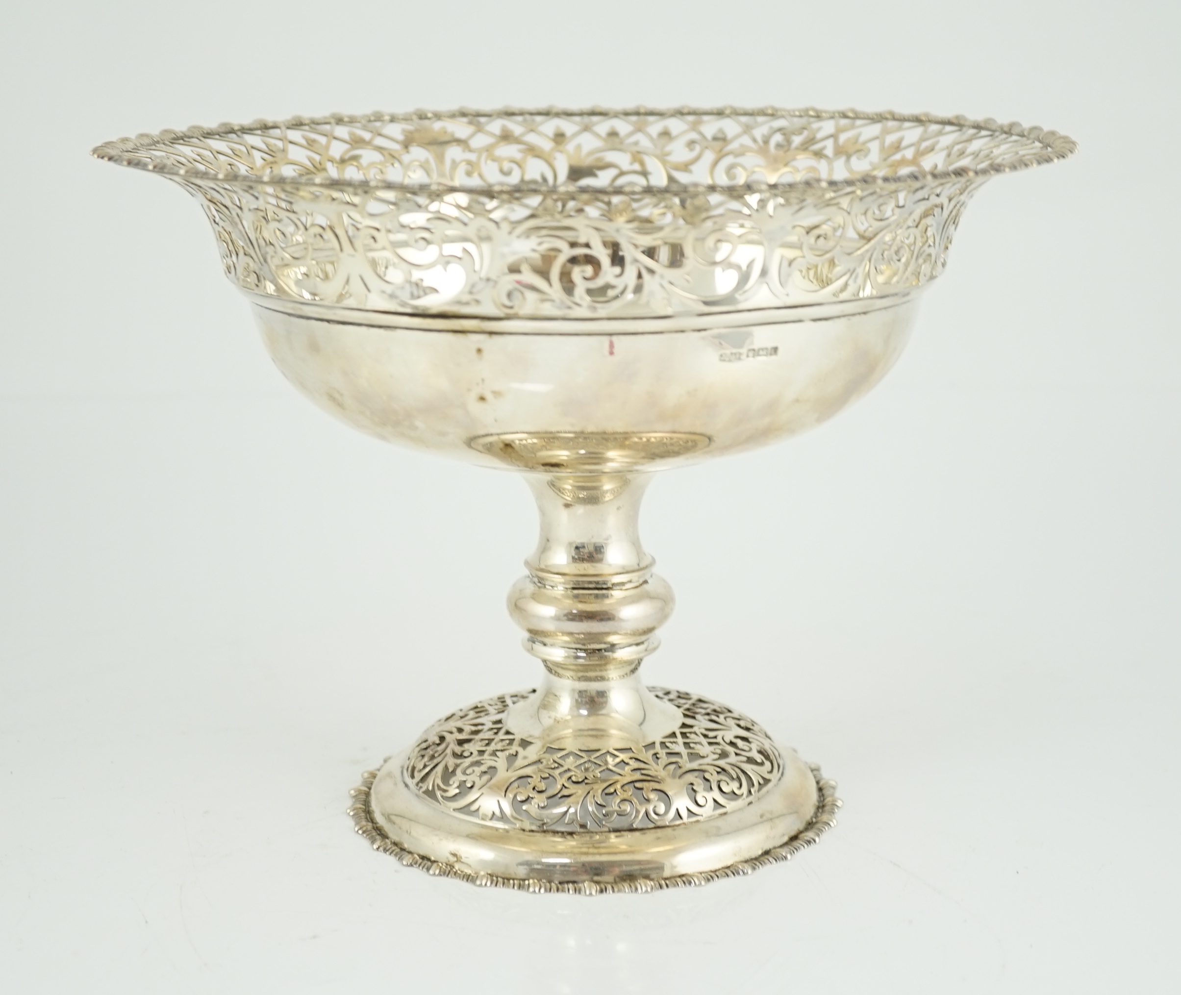 An Edwardian silver pedestal fruit bowl, with pierced border and pierced circular foot, by James - Image 2 of 4