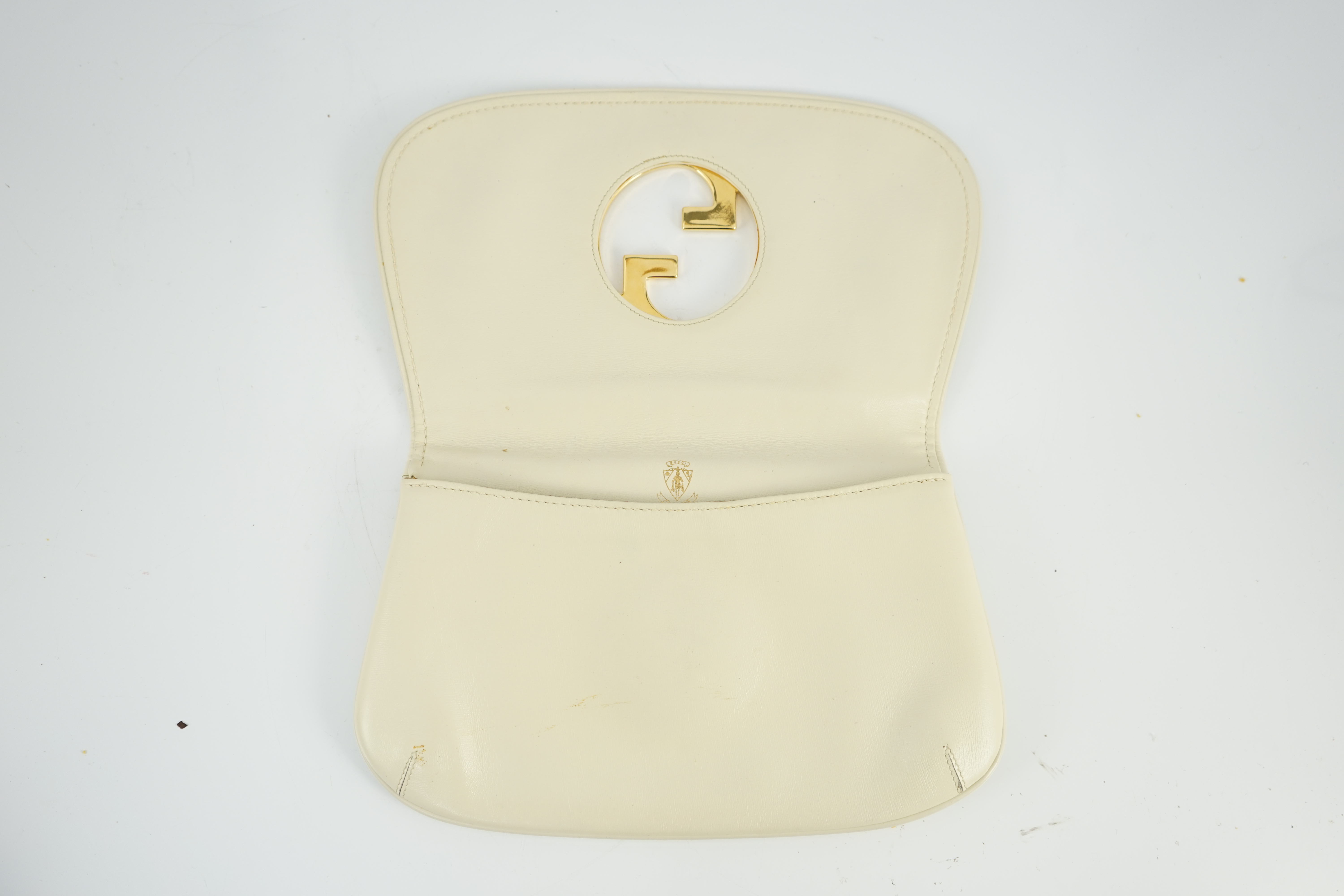 A vintage Gucci Blondie Unicorn ivory cream leather clutch bag, Gold Gucci front logo, weighted - Image 3 of 4