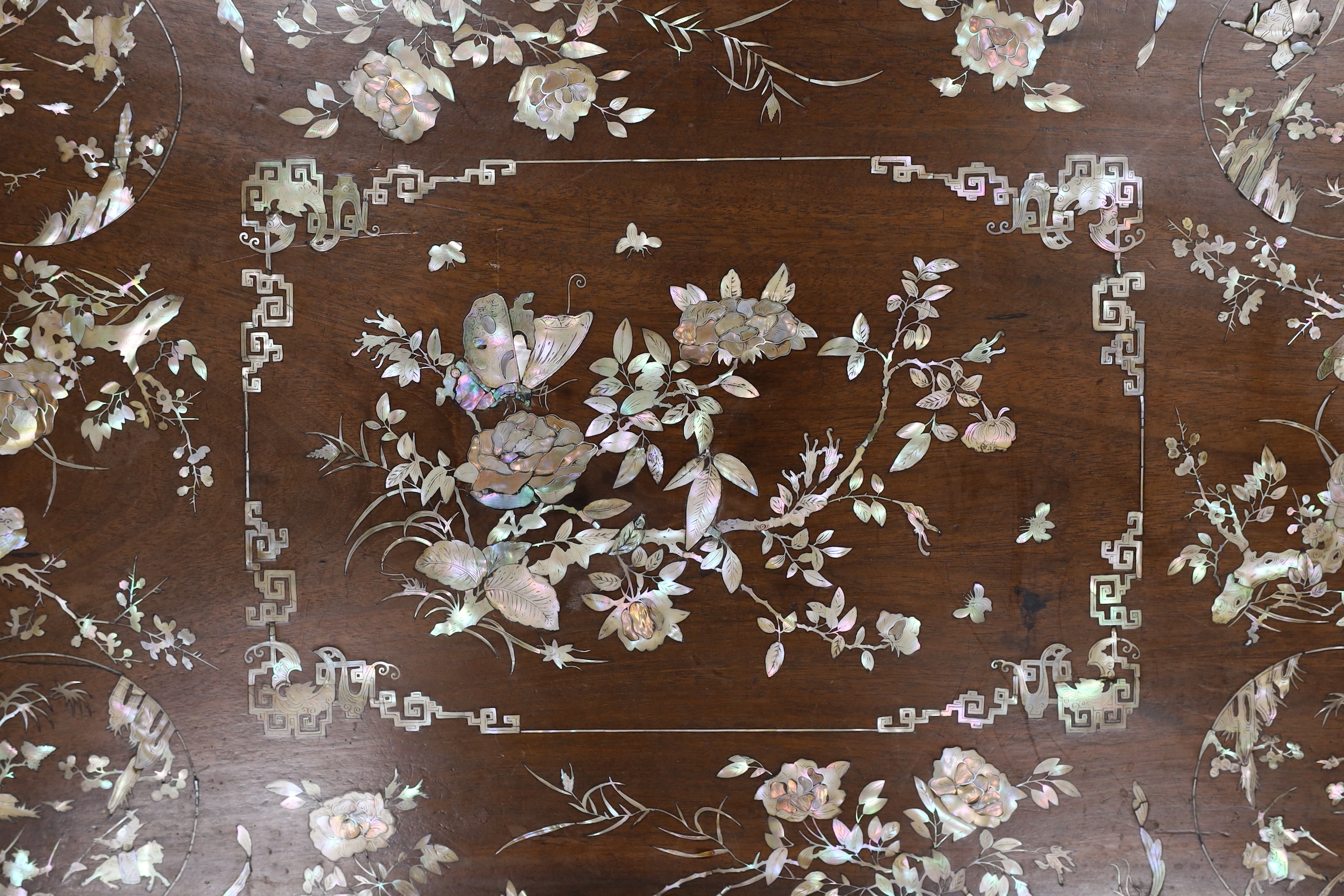 A Chinese mother of pearl inlaid hongmu tray, 47x70cm***CONDITION REPORT***PLEASE NOTE:- Prospective - Image 6 of 7