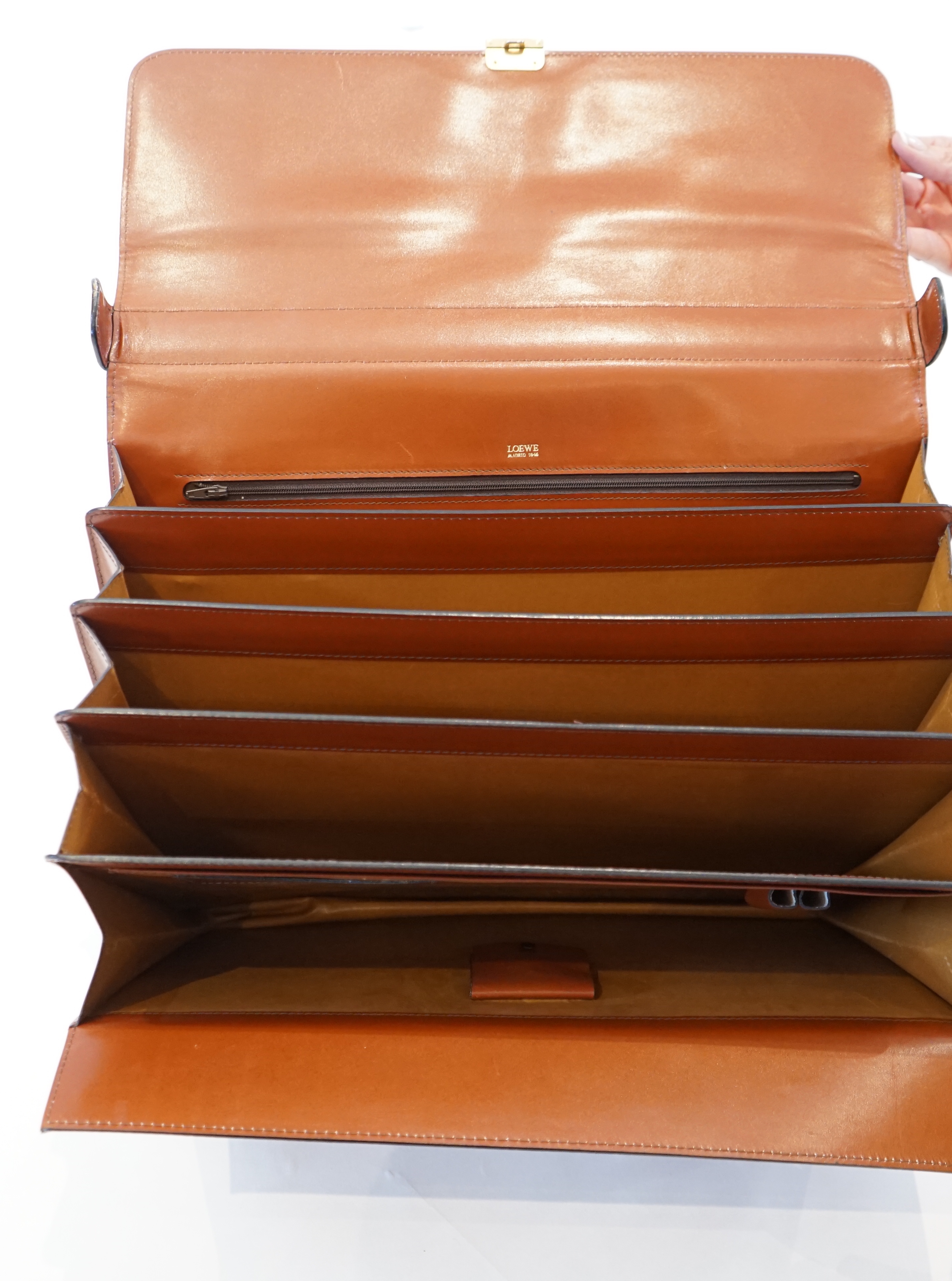 A gentlemen's Loewe brown tan leather briefcase with gold plated metalware, five division interior - Image 11 of 12