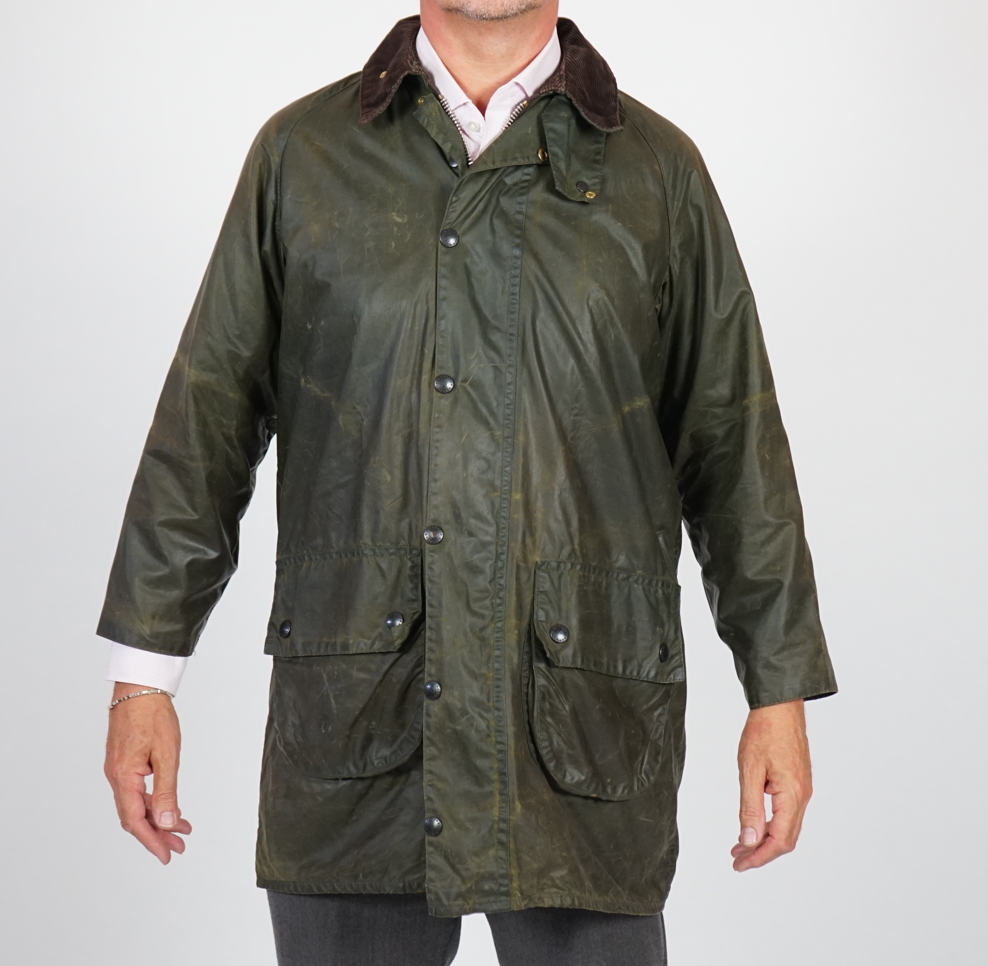 A green 1990's Barbour Gamefair jacket, brown corduroy collar, green tartan lining, size: C38/ - Image 2 of 5