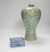 A Chinese blue and white seal paste box, and a Korean celadon vase decorated with cranes, 33cm
