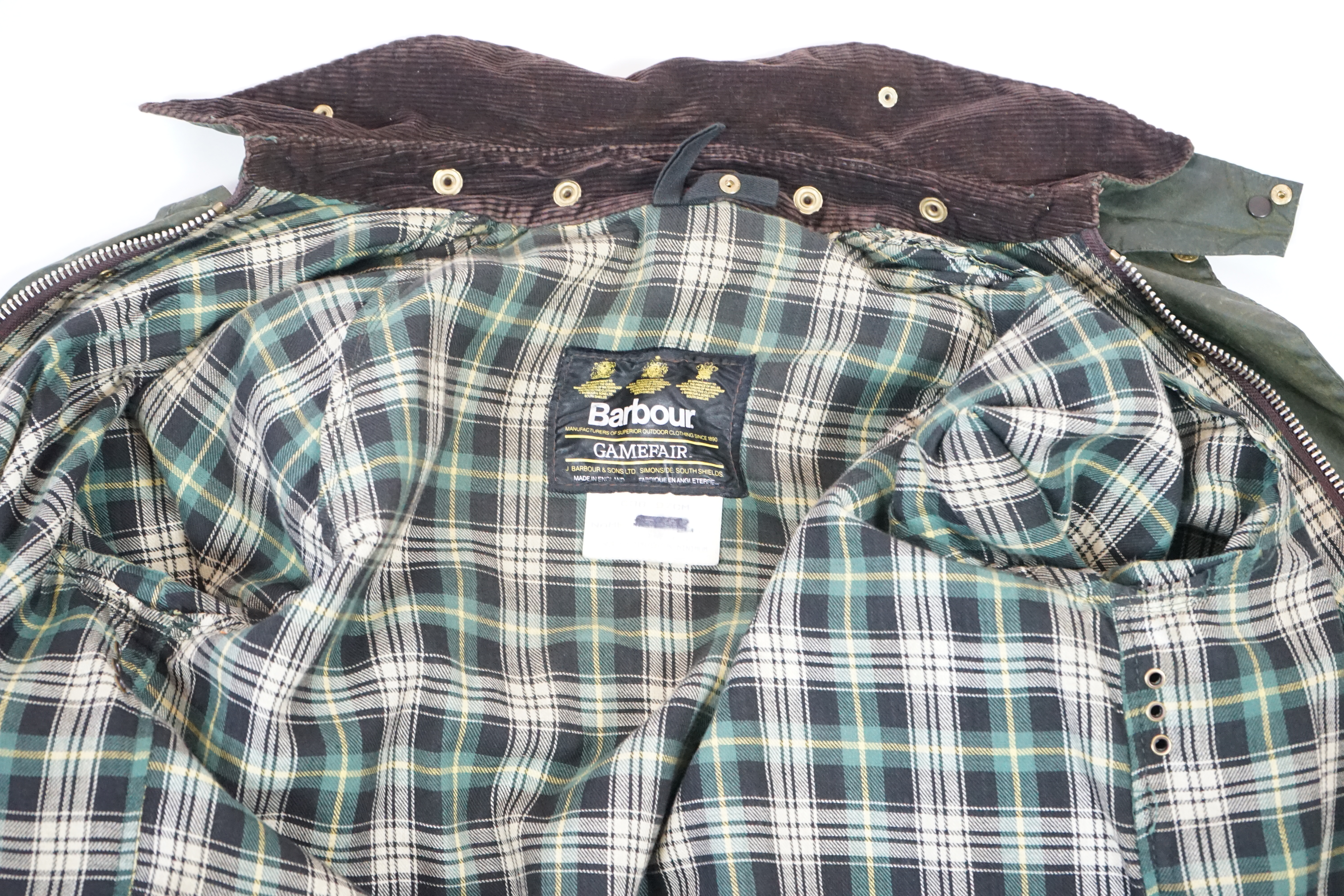 A green 1990's Barbour Gamefair jacket, brown corduroy collar, green tartan lining, size: C38/ - Image 5 of 5