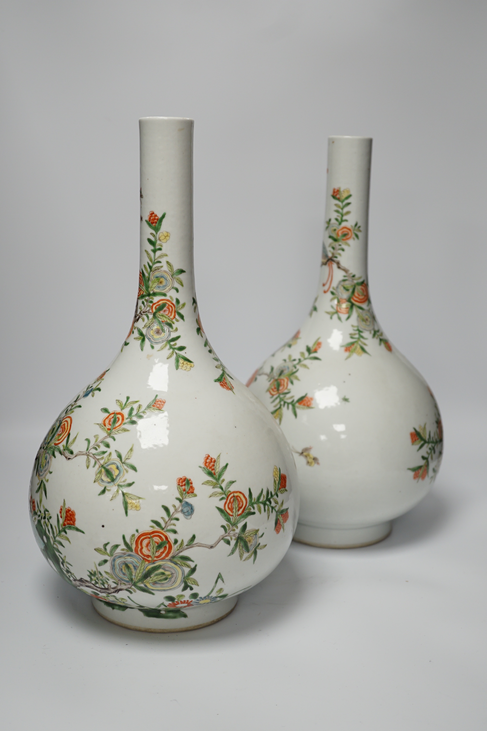 A pair of modern Chinese Kangxi style famille verte bottle vases, 40cm high***CONDITION REPORT*** - Image 3 of 5