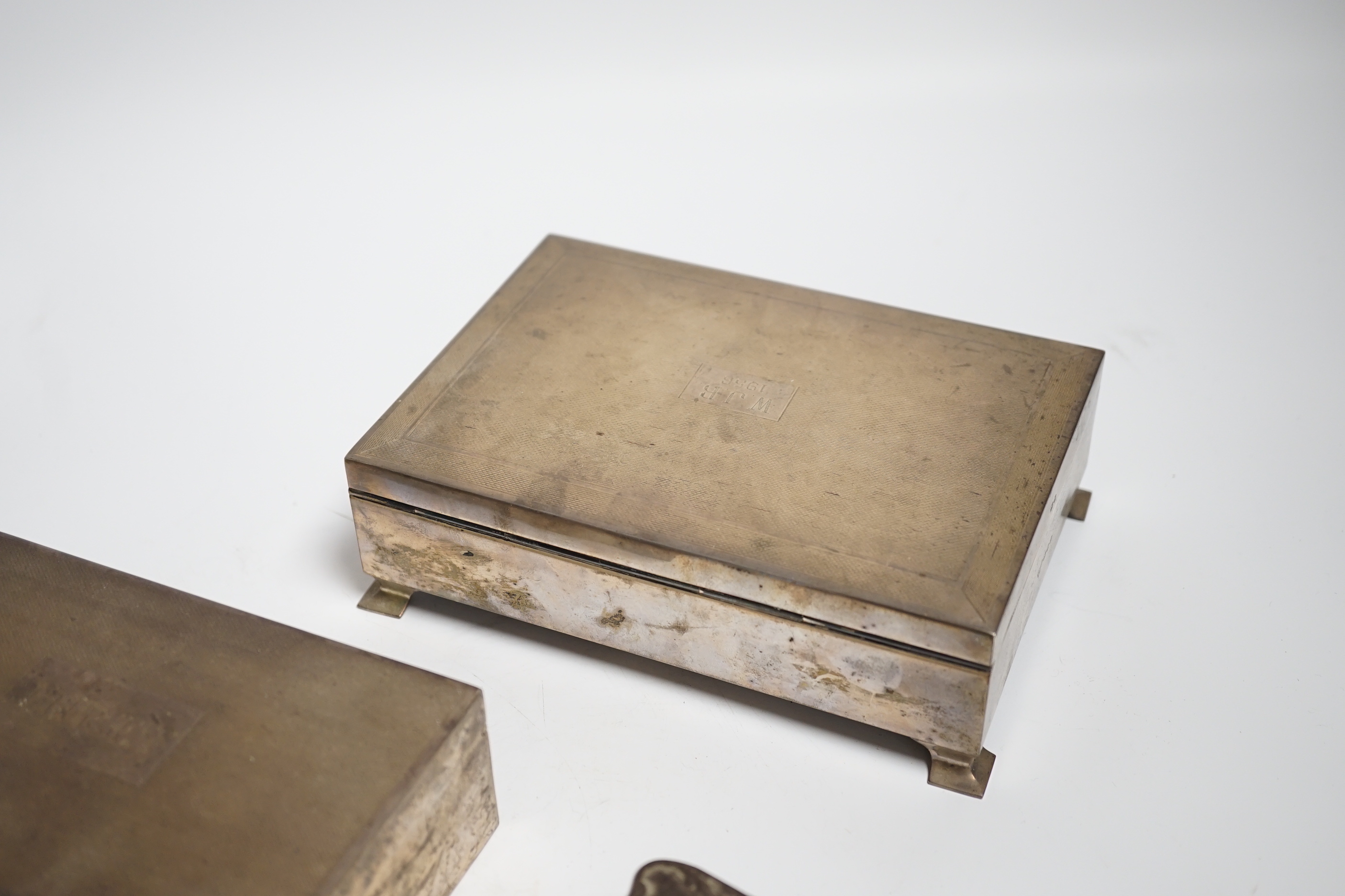 Two engine turned silver mounted cigarette boxes, the largest by Garrard & Co, London, 1955, 16. - Image 4 of 7