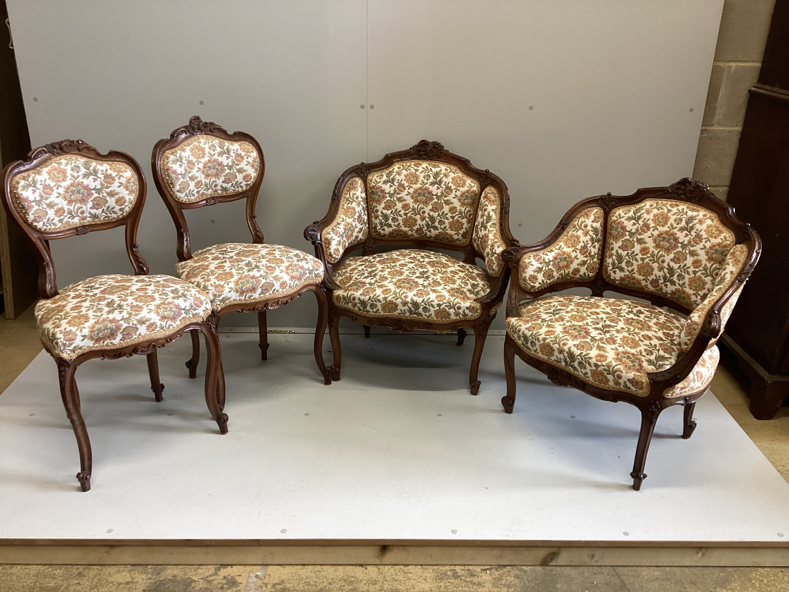 A French Louis XV style five piece walnut salon suite, settee width 127cm, depth 64cm, height - Image 2 of 3