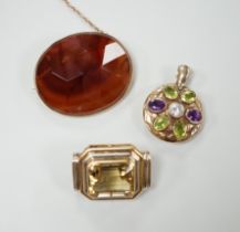 A modern 9ct gold, peridot, amethyst and simulated diamond cluster set circular pendant, diameter