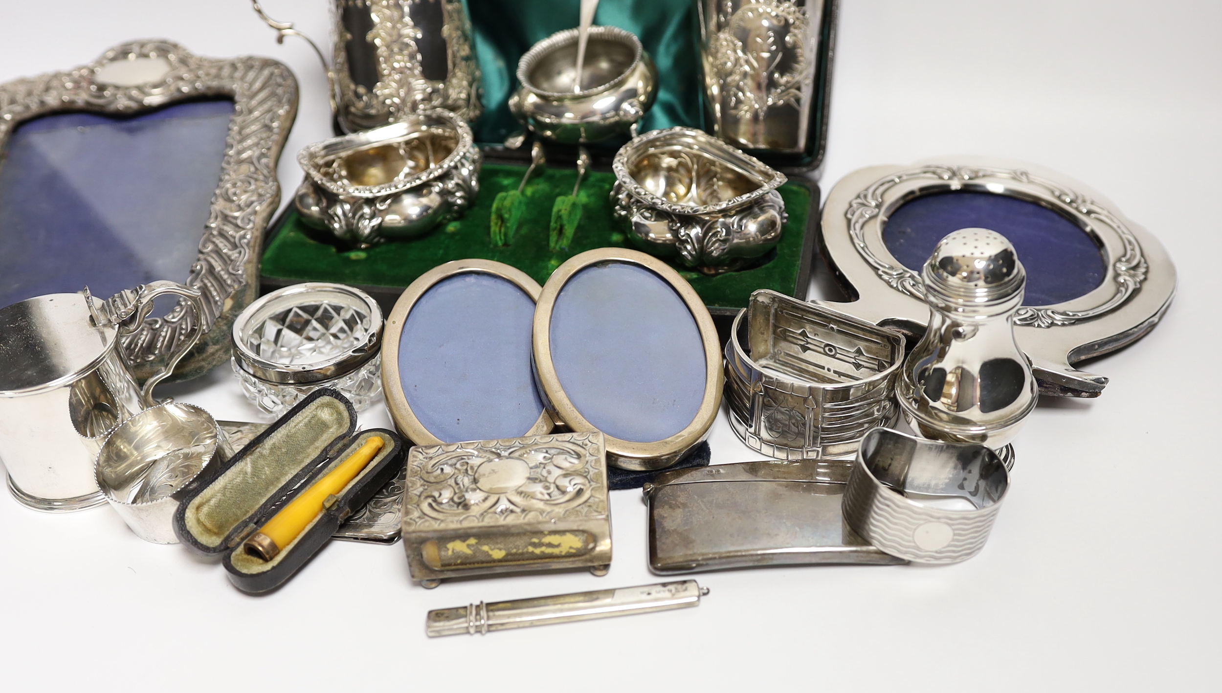 Sundry small silver and white metal items including Edwardian Christening mug, four mounted - Image 4 of 6