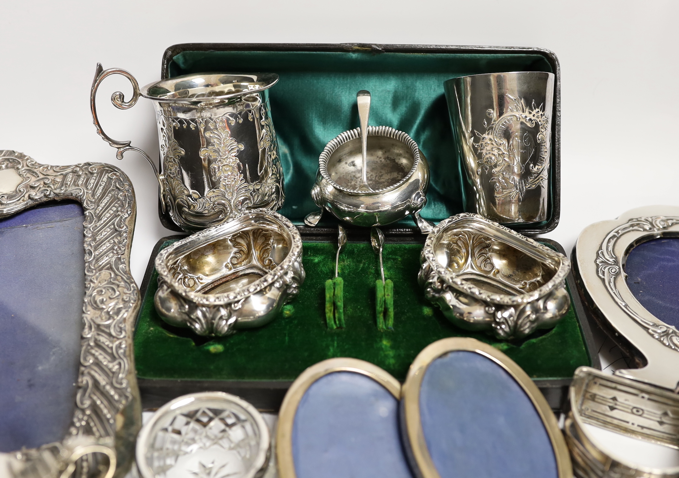 Sundry small silver and white metal items including Edwardian Christening mug, four mounted - Image 2 of 6