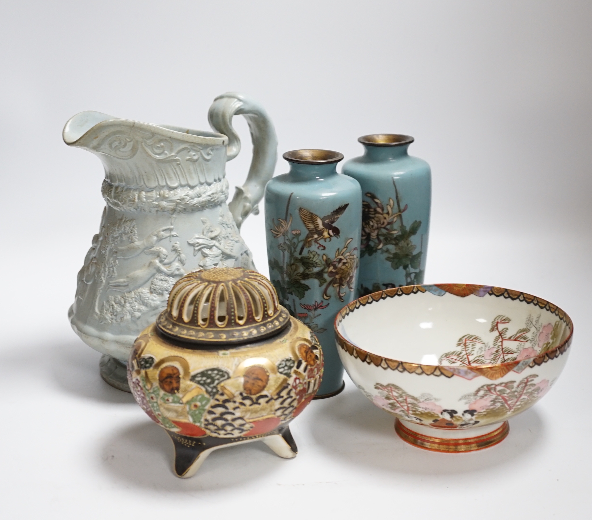 A quantity of various collectables including Japanese porcelain, plated wares, studio pottery etc. - Image 6 of 10