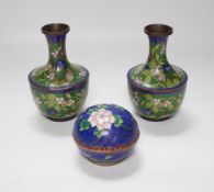 A pair of Chinese cloisonné enamel vases and a box and cover, vases 14cm high