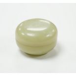 A Chinese bowenite jade seal paste box, 5cm in diameter