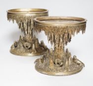 A pair of Victorian electroplate 'Arctic' centrepiece stands, 20cm tall
