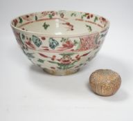 A Chinese late Ming Swatow polychrome bowl and an Annamese box and cover, largest 25cm diameter