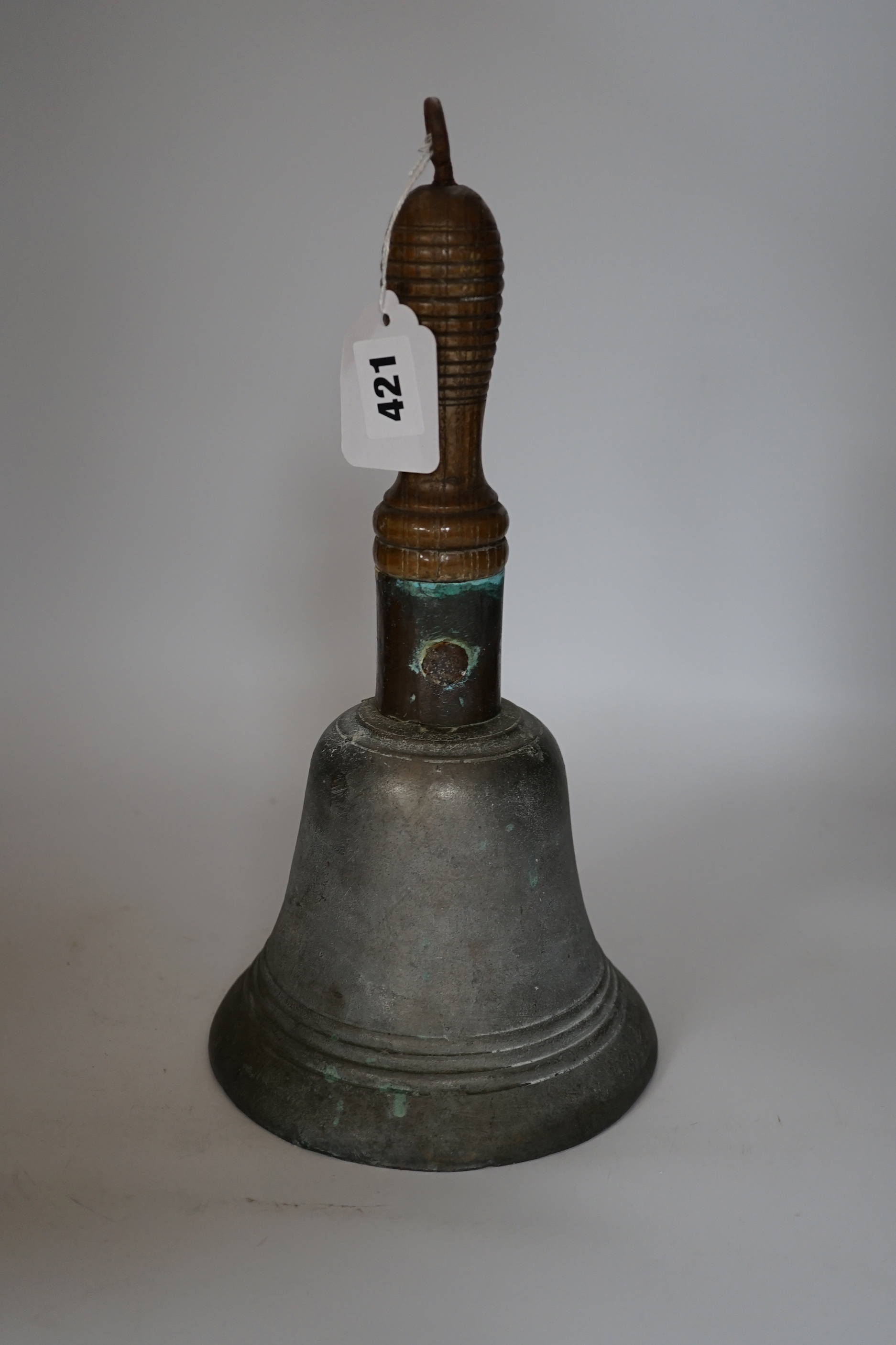 A bronze handbell with wooden handle, 31cm - Image 5 of 6