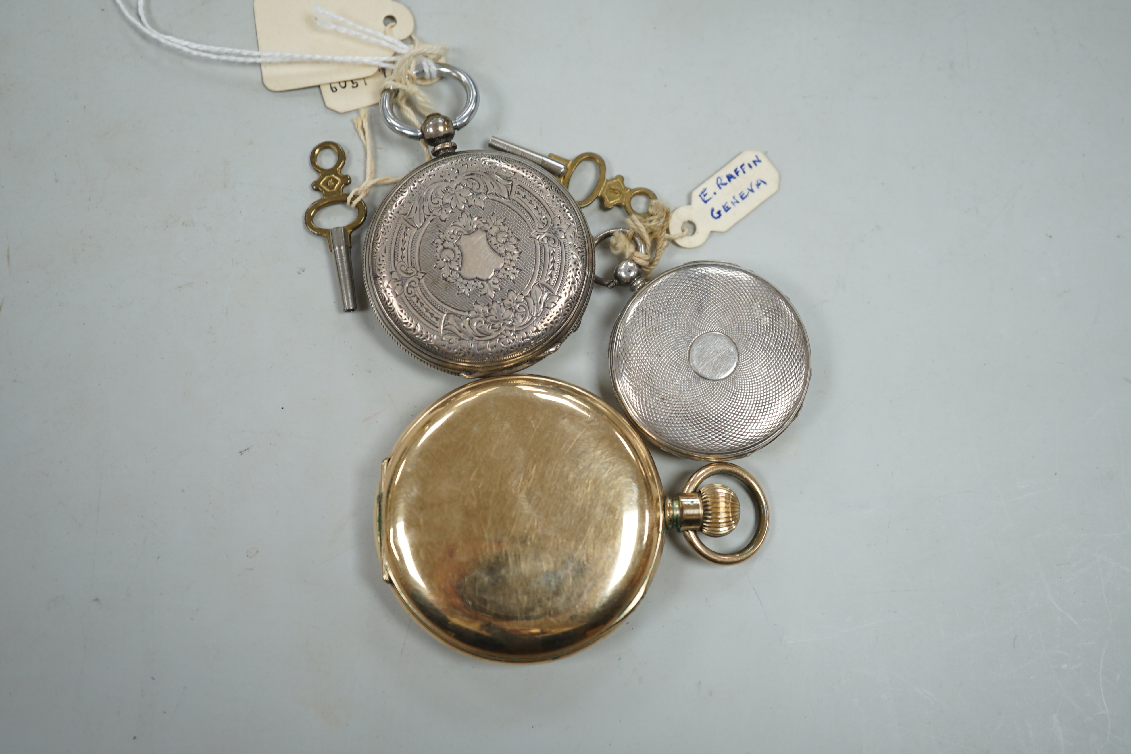 A Waltham gold plated hunter pocket watch and two fob watches, one silver. - Image 6 of 6