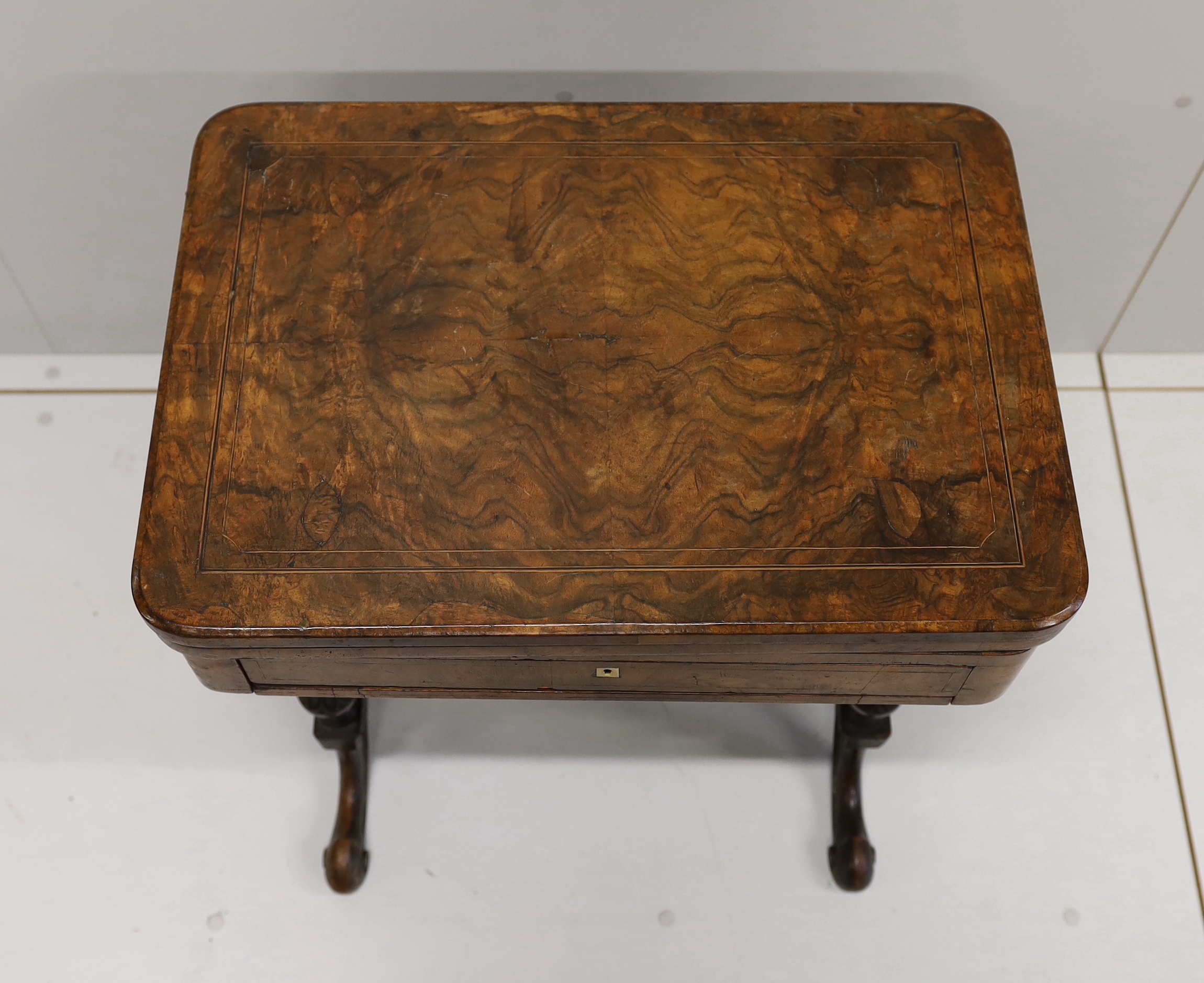 A Victorian figured walnut rectangular sewing / games table, width 58cm, depth 41cm, height 69cm - Image 3 of 5