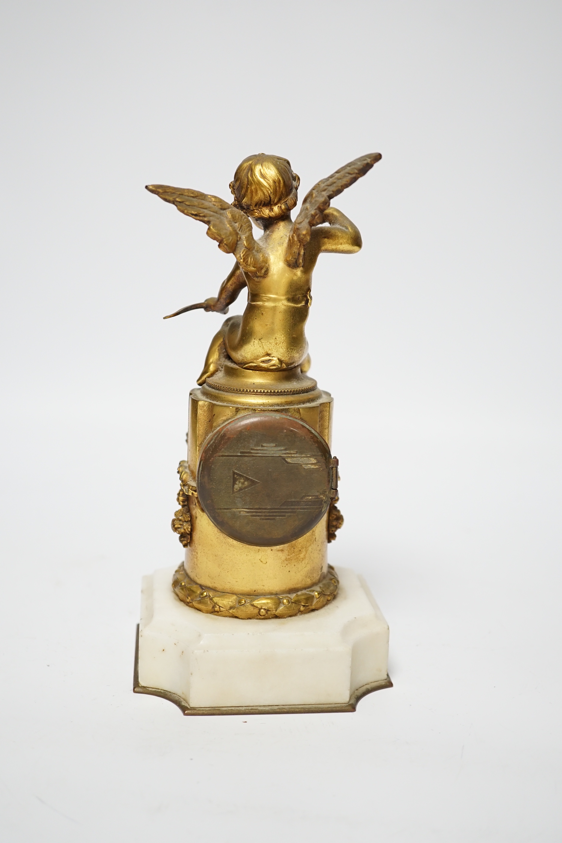 An early 20th century French ormolu and marble putto mantel timepiece, 21cm - Image 9 of 10