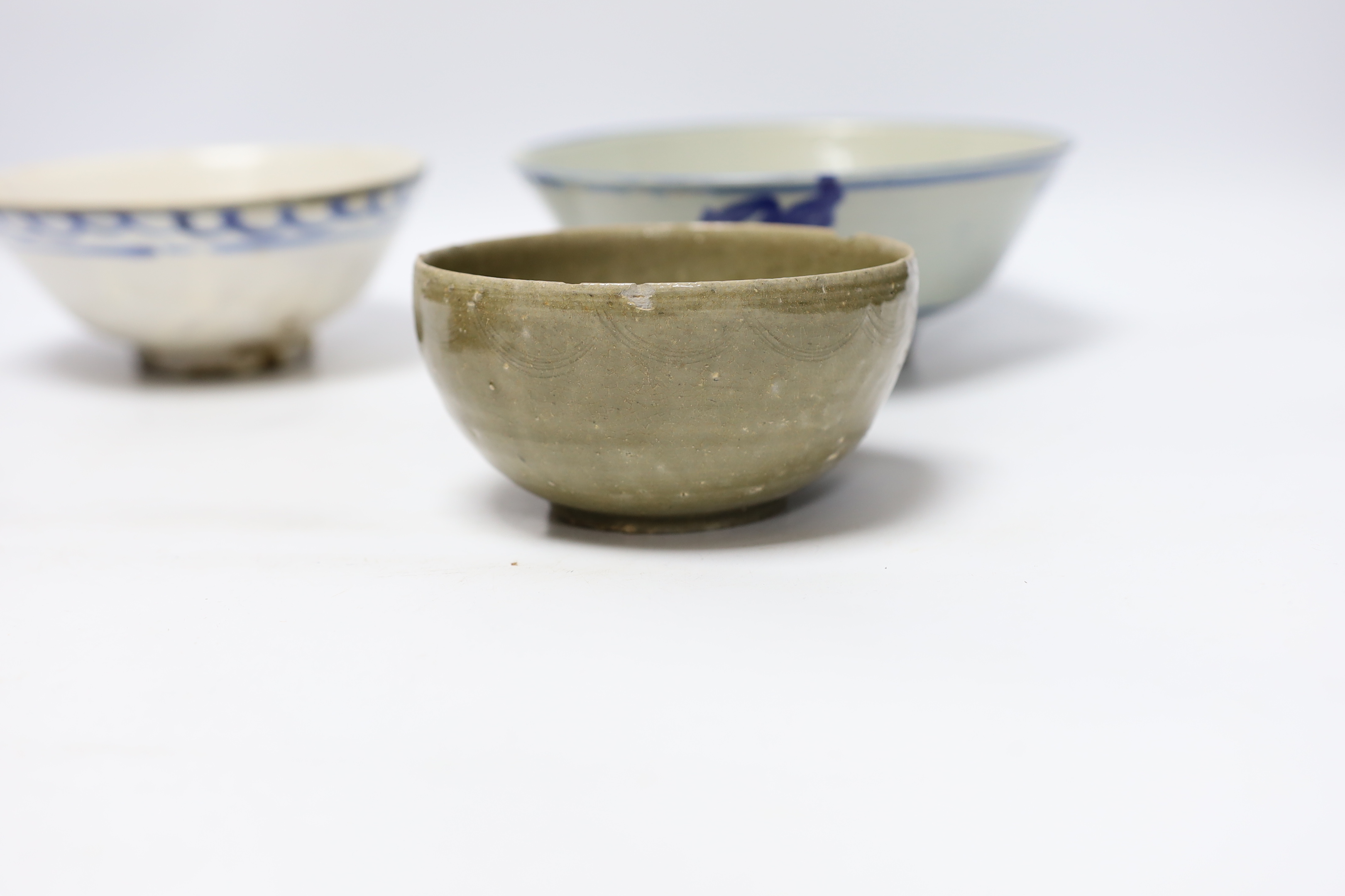 Three Chinese bowls including two blue and white examples, together with a ge ware type square dish, - Image 4 of 7