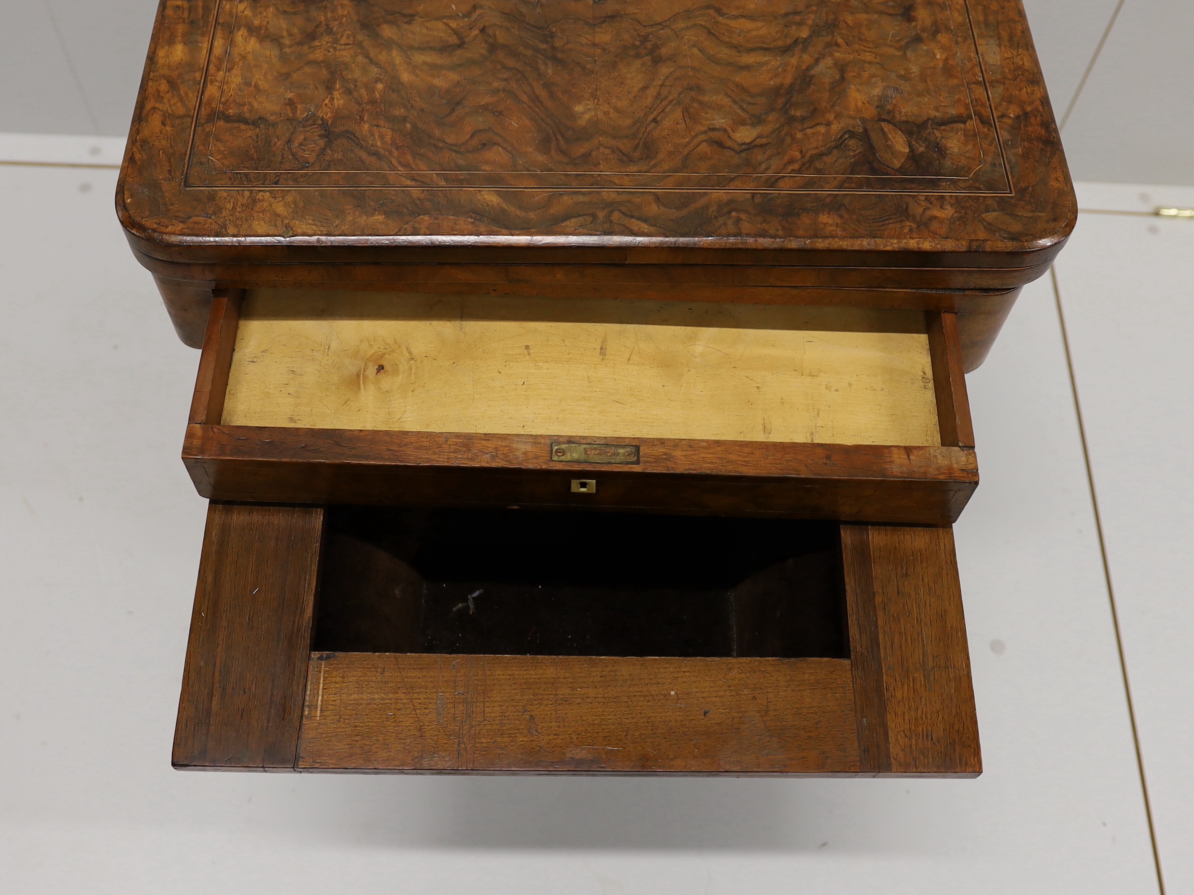 A Victorian figured walnut rectangular sewing / games table, width 58cm, depth 41cm, height 69cm - Image 5 of 5