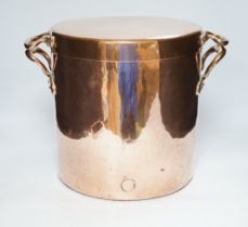 A lidded copper saucepan, 29cm high, 28cm diameter