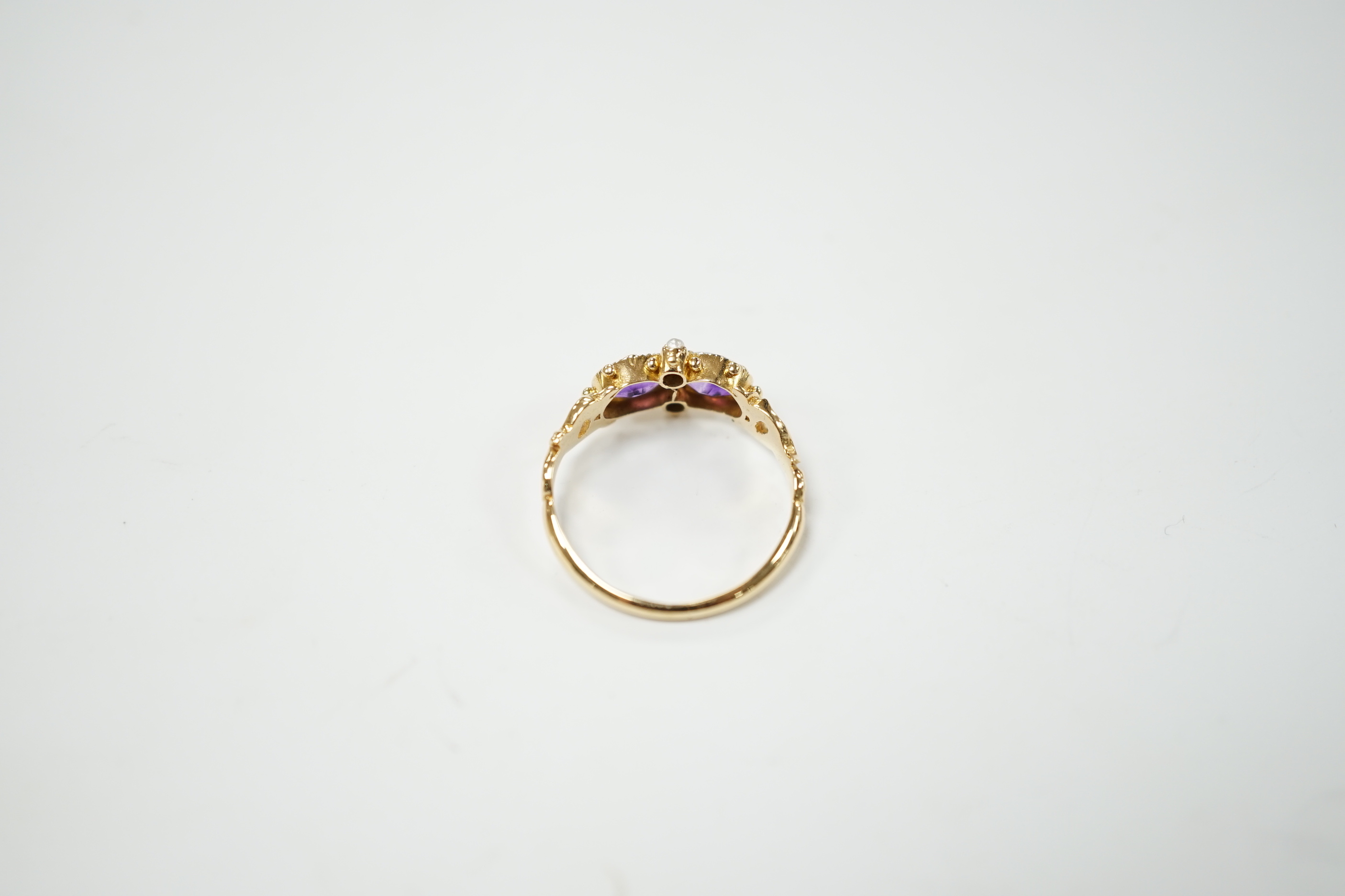 A Victorian style yellow metal, amethyst and pearl dress ring, size L - Image 4 of 4