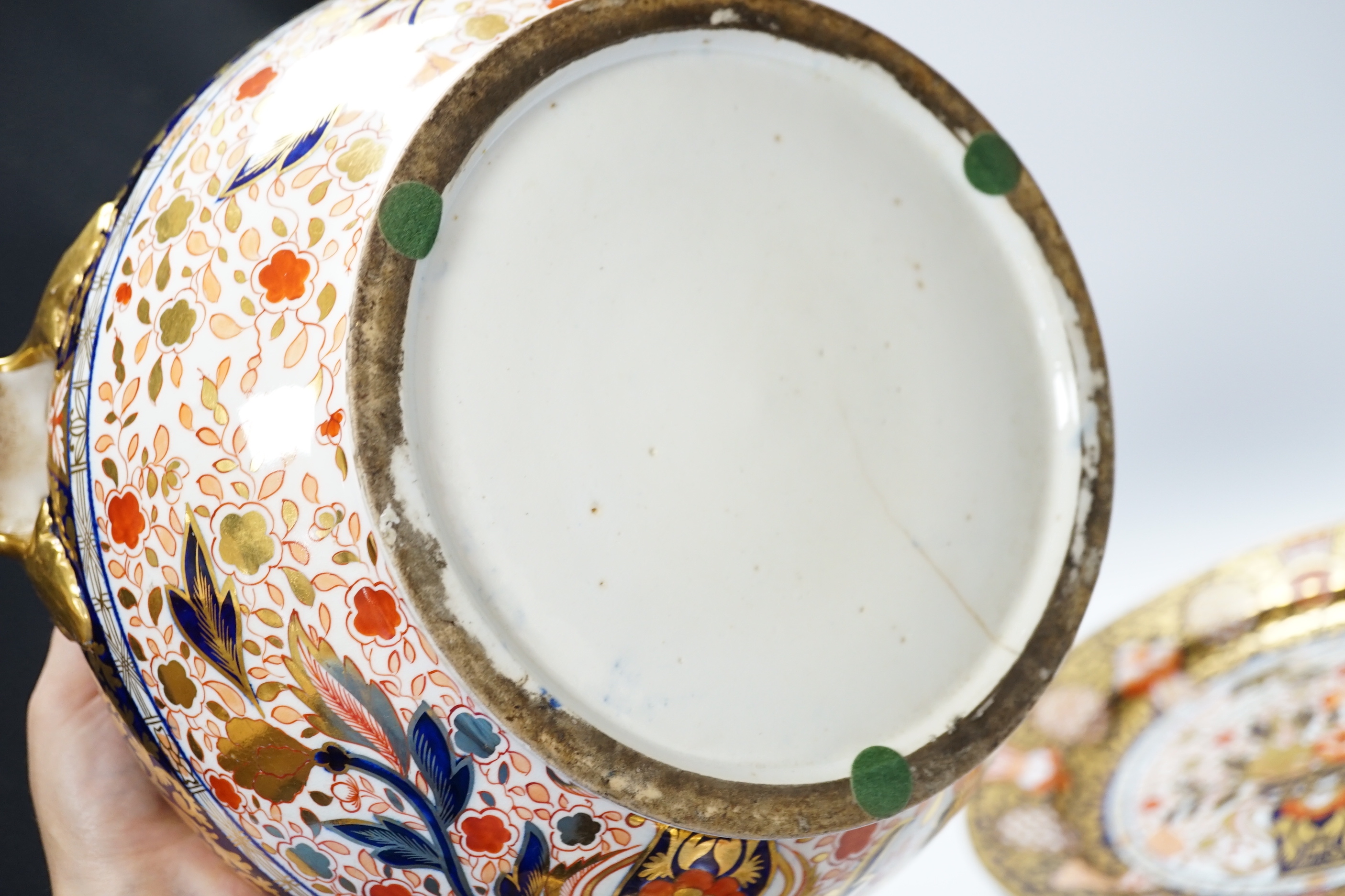 A soup tureen on stand with cover, ‘Japan pattern’, 29cm high - Image 6 of 7