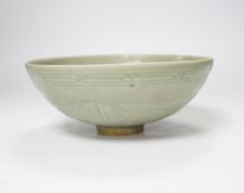 A Chinese Longquan celadon bowl, Ming dynasty, 16.5cm diameter
