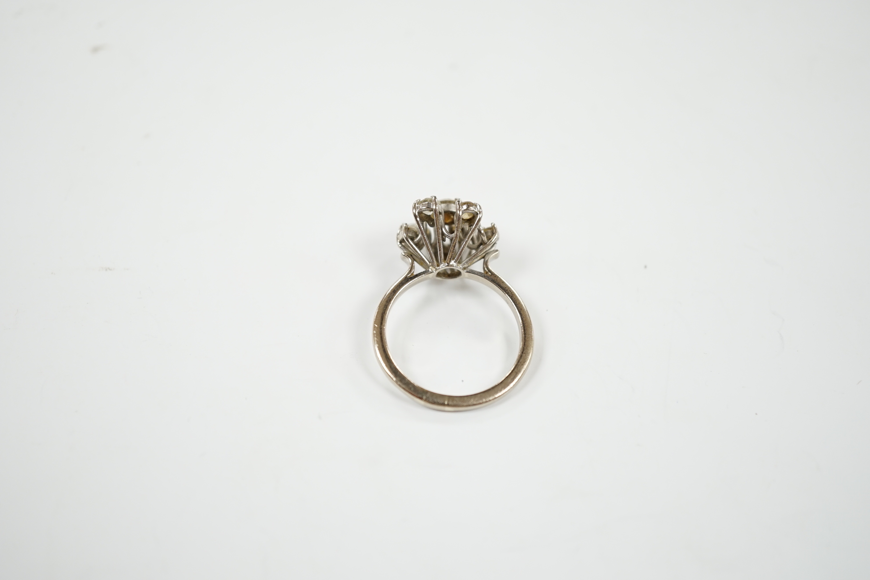 A modern 18ct white gold and graduated eight stone diamond cluster set dress ring, size S, gross - Image 4 of 4